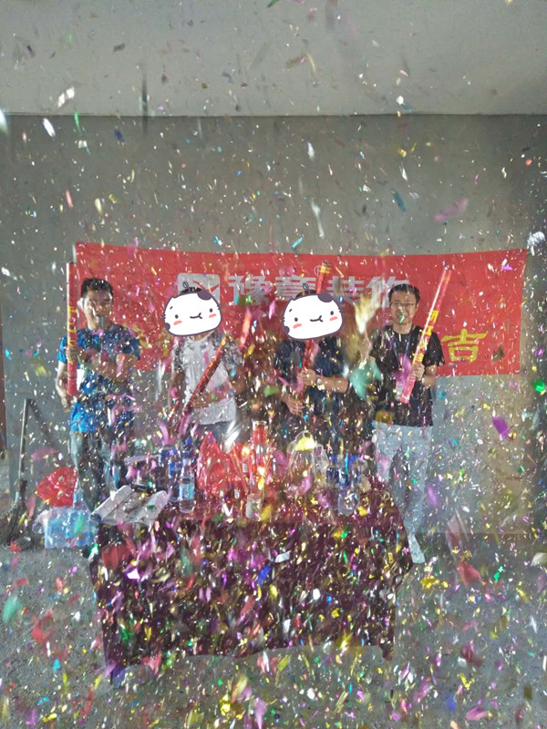 恭祝龍華云錦謝女士愛家開工大吉！！
